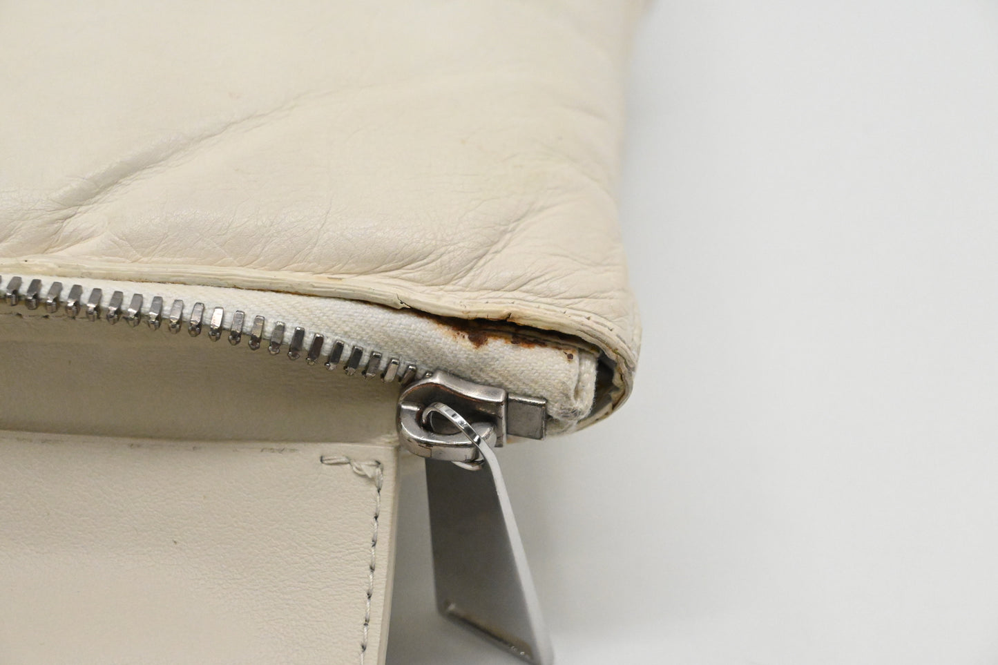 Bottega Veneta Maxi Padded Clutch in White Leather