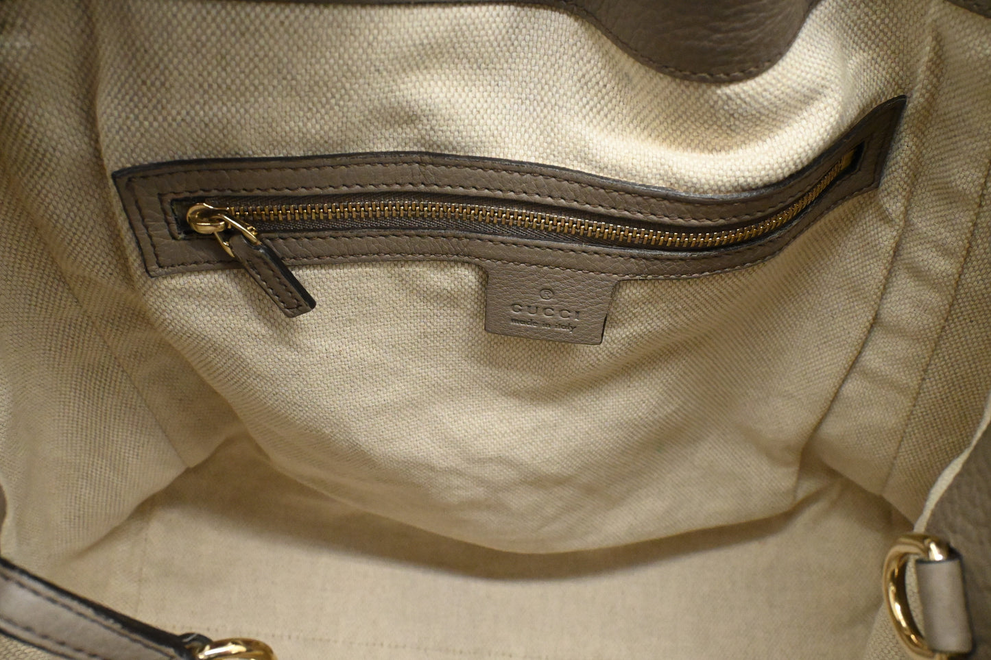 Gucci Soho Hobo Bag in Gray Leather