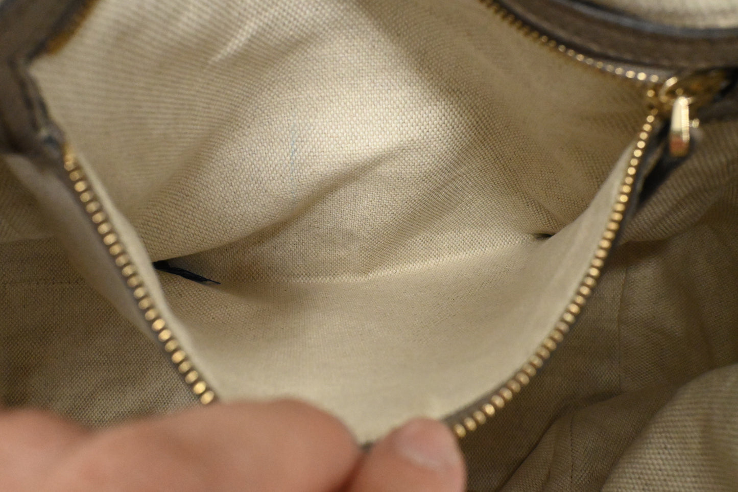 Gucci Soho Hobo Bag in Gray Leather