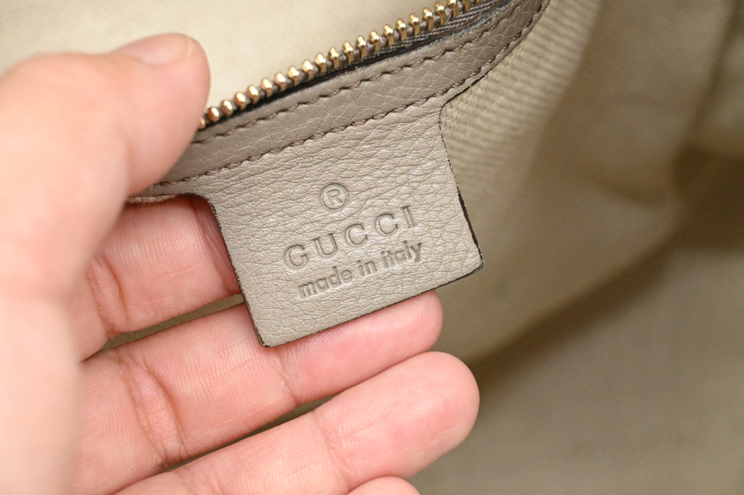 Gucci Soho Hobo Bag in Gray Leather