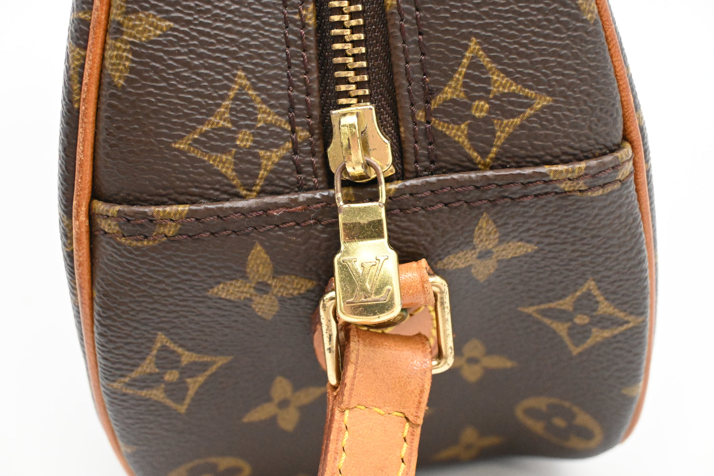 Louis Vuitton Blois in Monogram Canvas