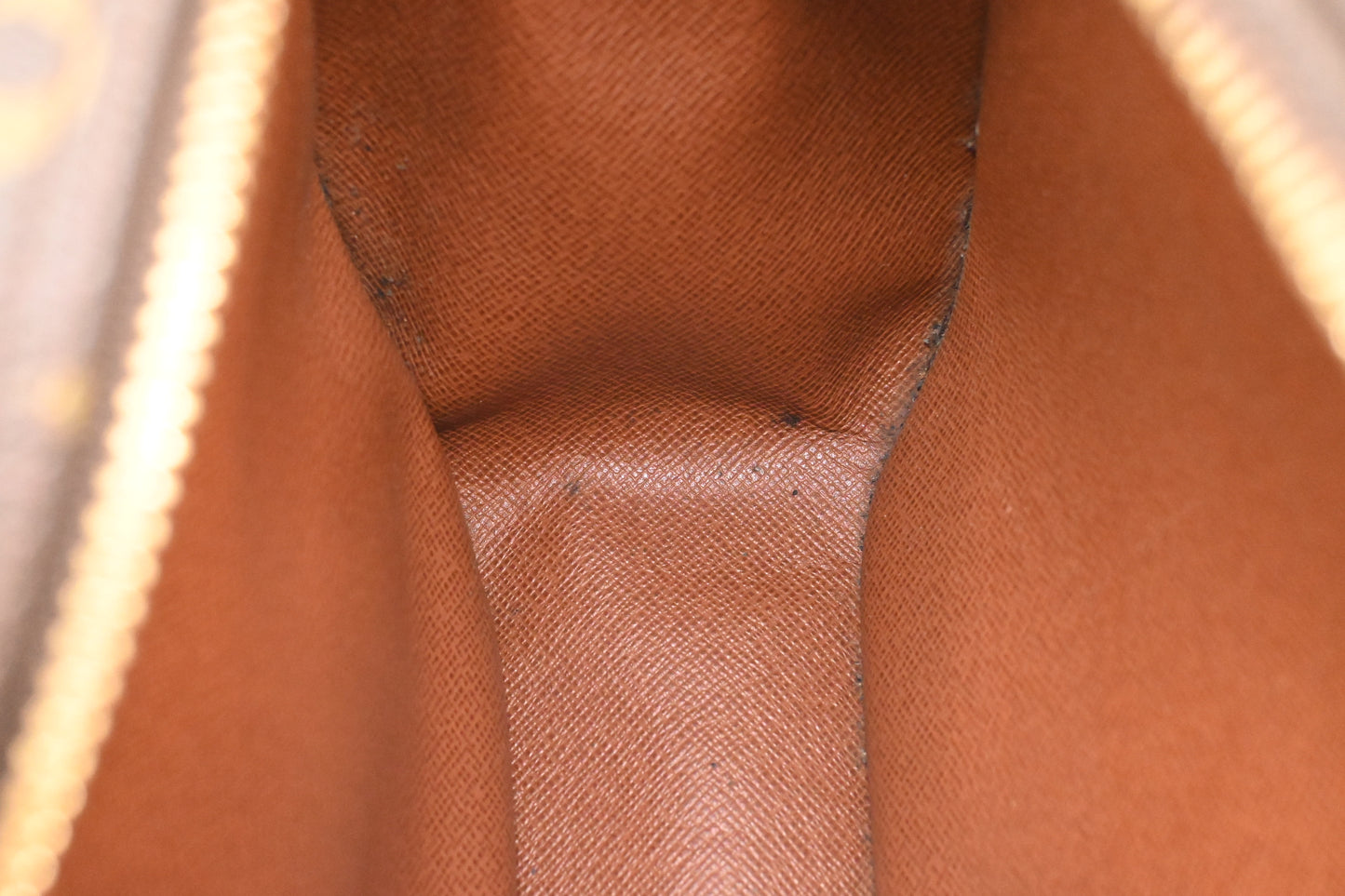 Louis Vuitton Blois in Monogram Canvas