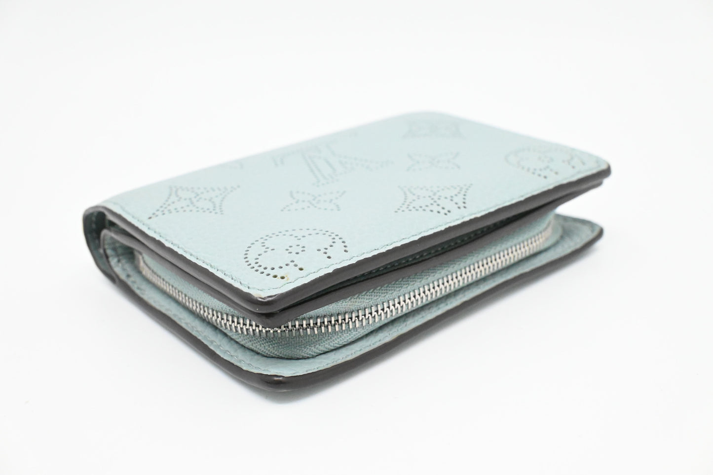 Louis Vuitton Clea Wallet in Light Blue Mahina Leather