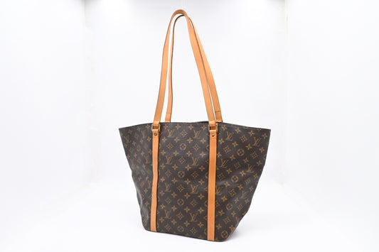 Louis Vuitton Sac Shopping 48 in Monogram Canvas