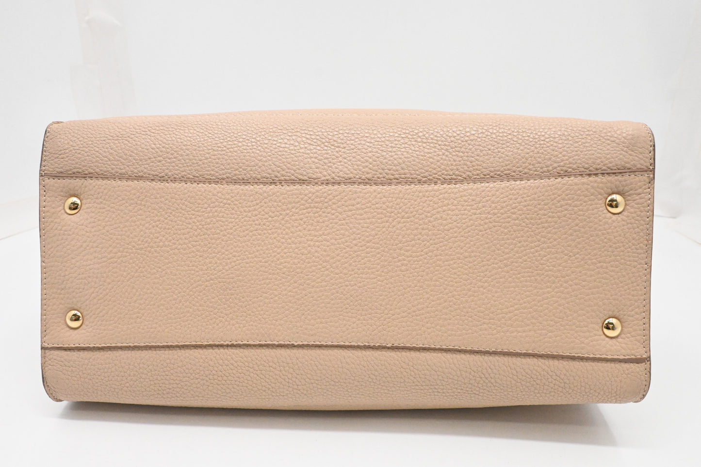 Ferragamo Shoulder Bag in Nude Leather