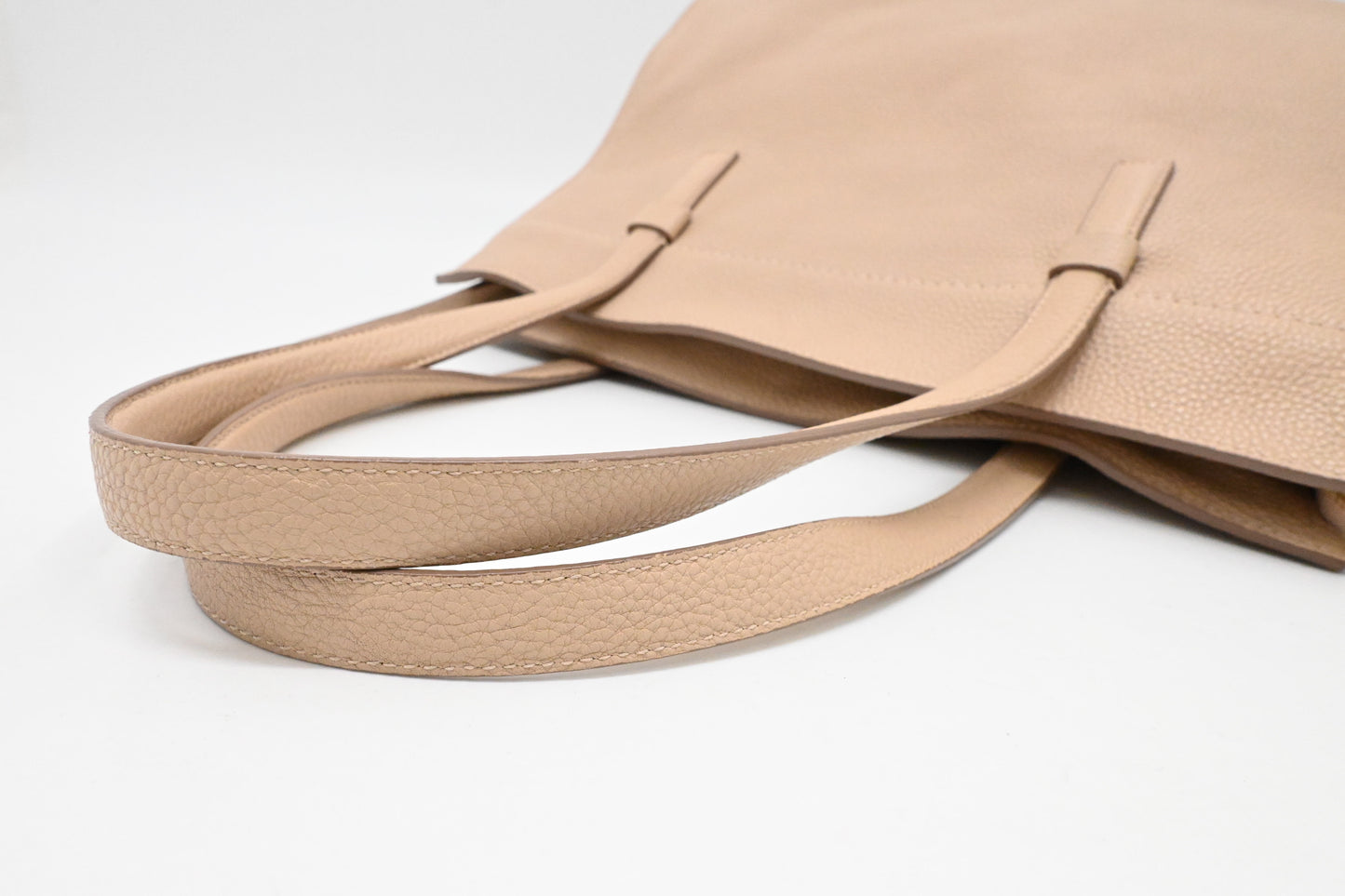 Ferragamo Shoulder Bag in Nude Leather