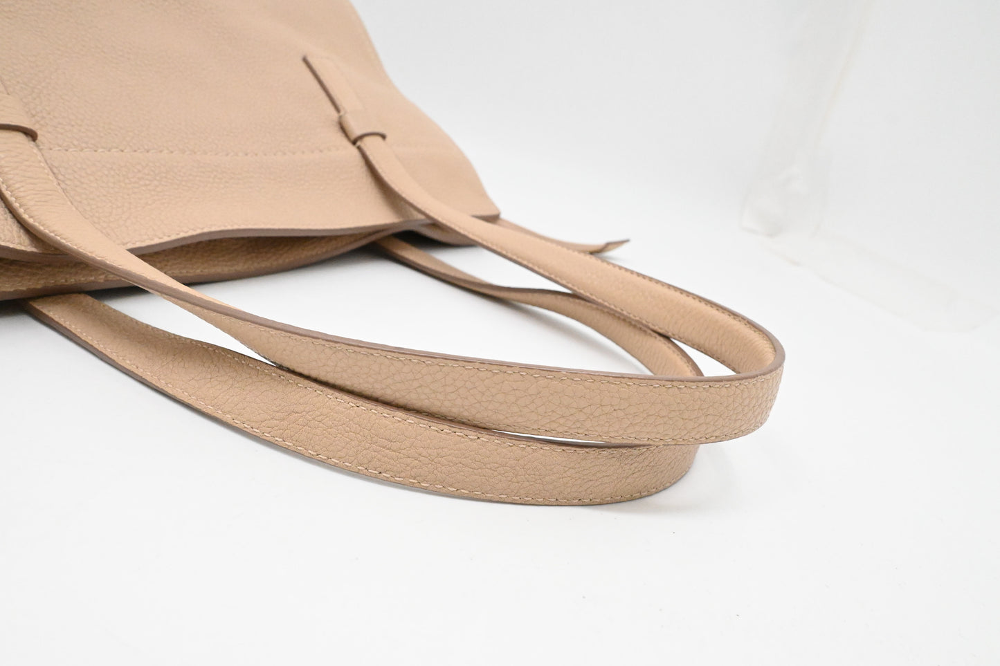 Ferragamo Shoulder Bag in Nude Leather
