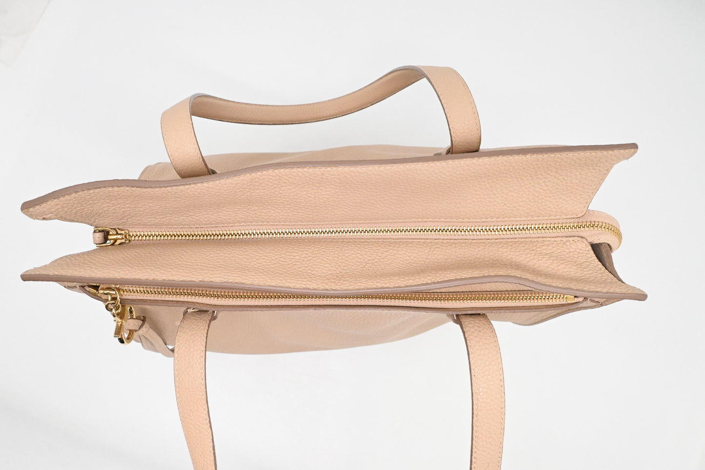 Ferragamo Shoulder Bag in Nude Leather
