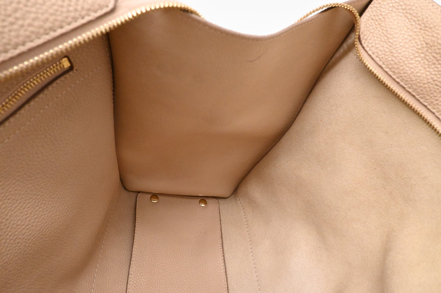 Ferragamo Shoulder Bag in Nude Leather