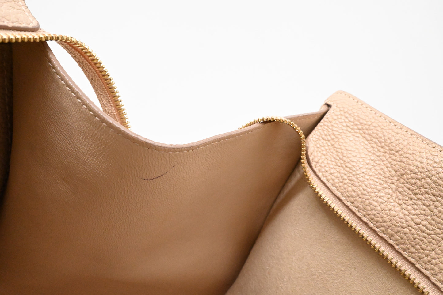 Ferragamo Shoulder Bag in Nude Leather