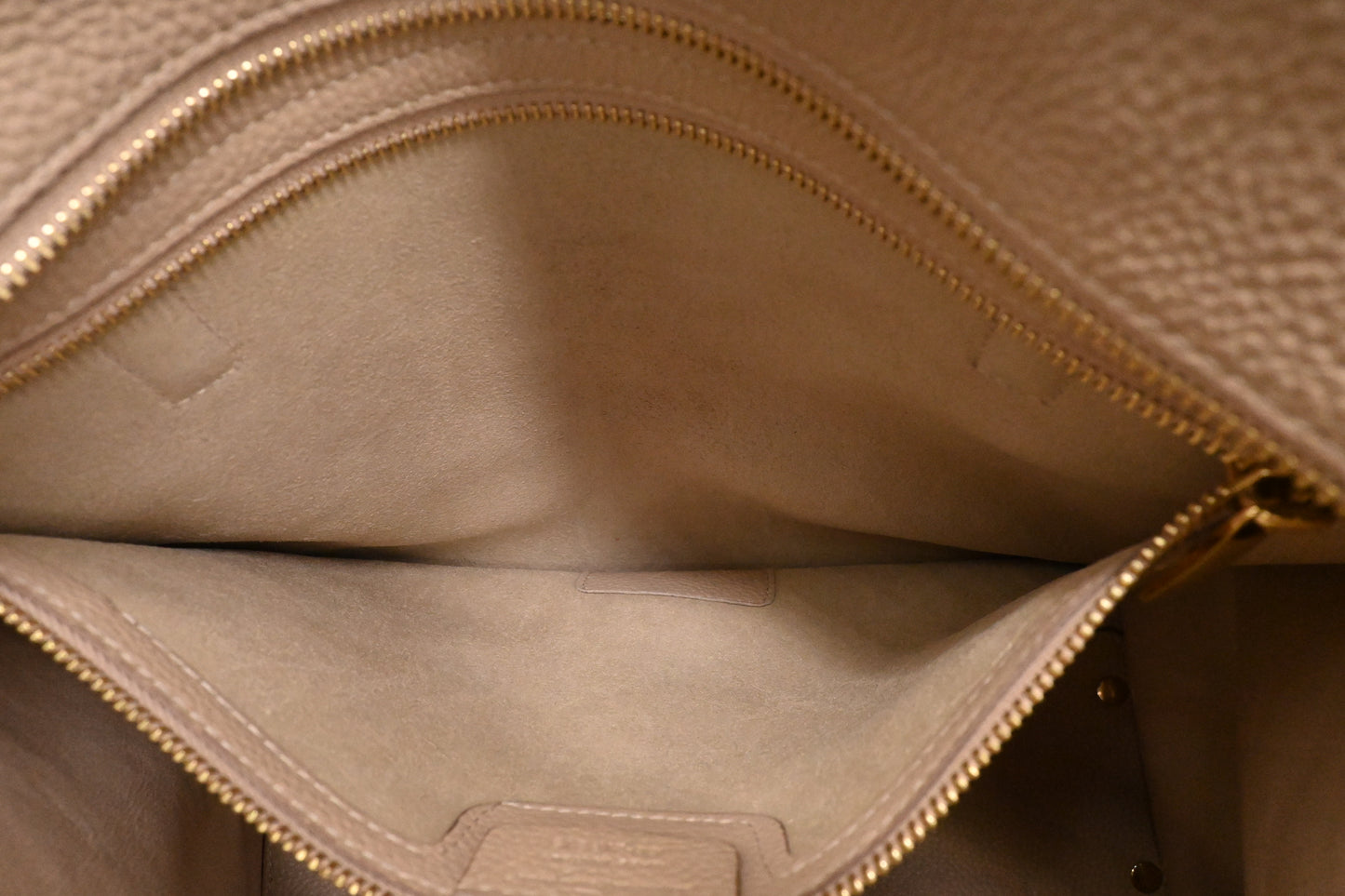Ferragamo Shoulder Bag in Nude Leather
