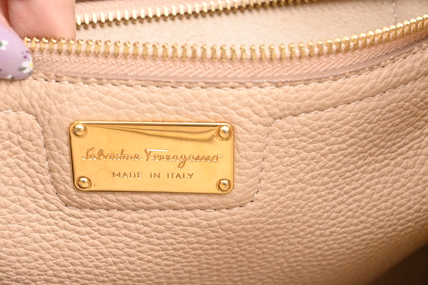 Ferragamo Shoulder Bag in Nude Leather