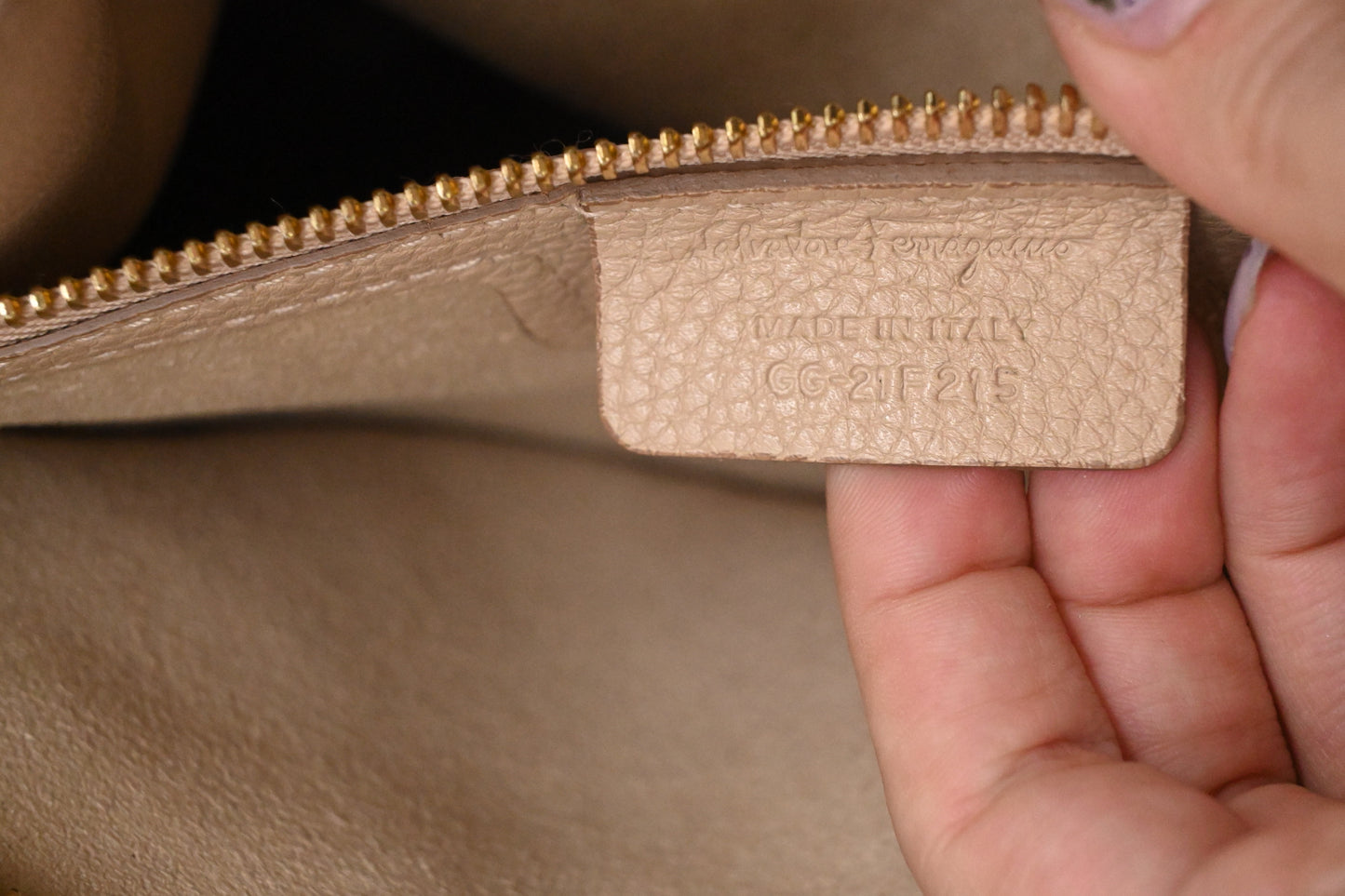Ferragamo Shoulder Bag in Nude Leather