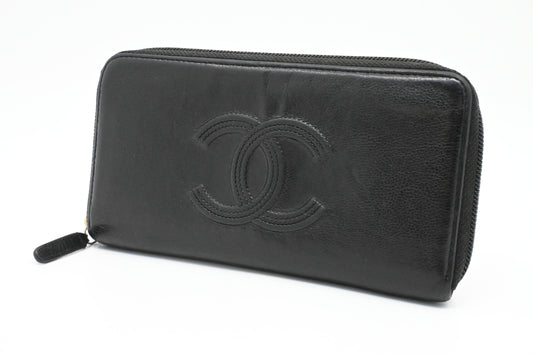 Chanel Zippy Wallet in Black Leather