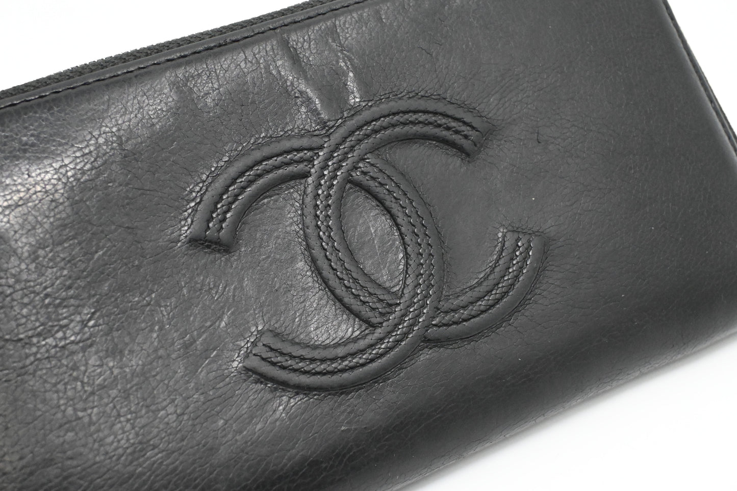 Chanel Zippy Wallet in Black Leather