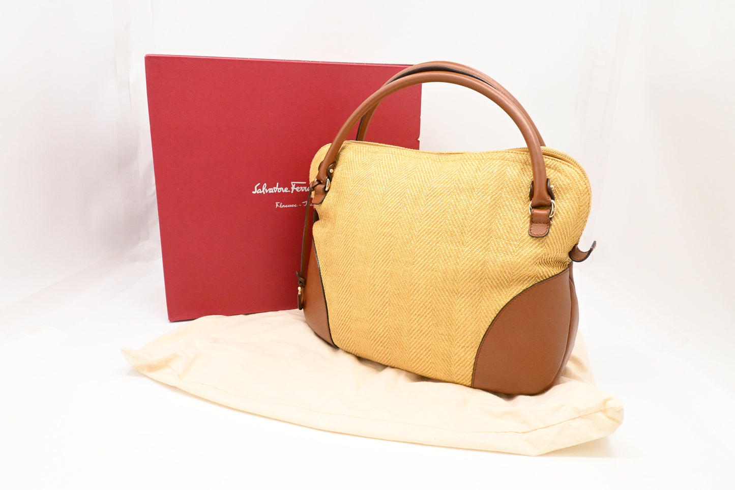 Ferragamo Handbag in Raffia and Brown Leather