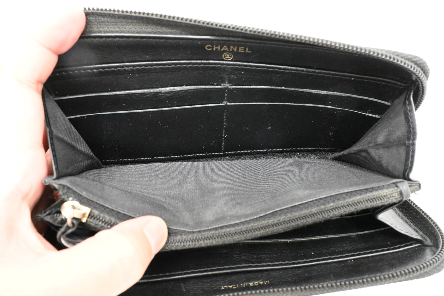 Chanel Zippy Wallet in Black Leather