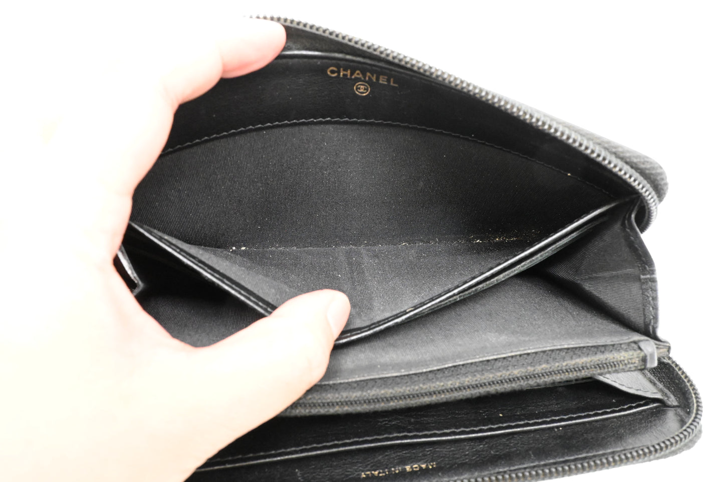 Chanel Zippy Wallet in Black Leather