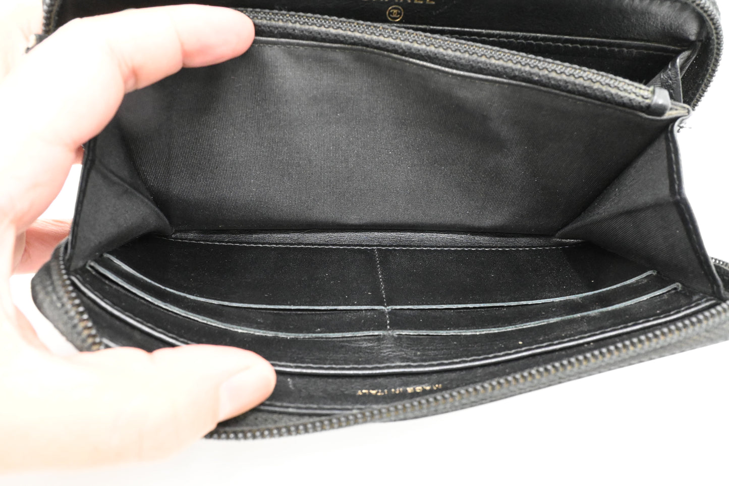 Chanel Zippy Wallet in Black Leather