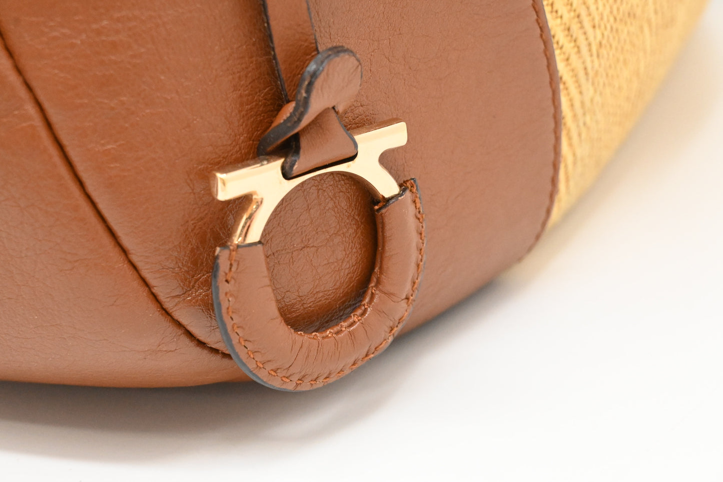 Ferragamo Handbag in Raffia and Brown Leather