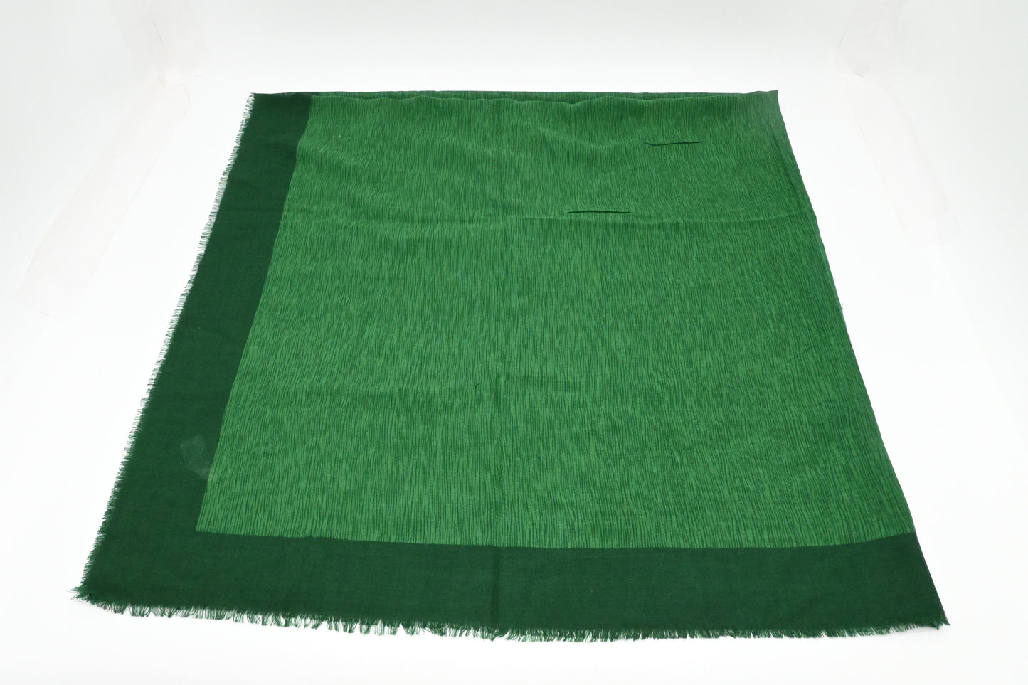 Louis Vuitton Shawl in Green Wool and Silk