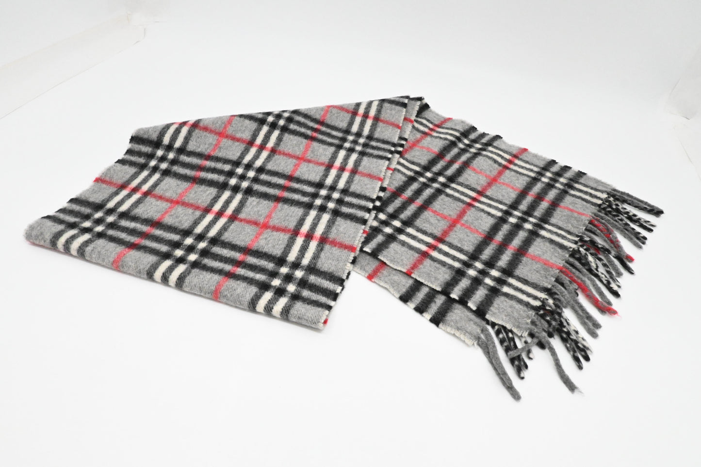 Burberry Scarf in Gray Cashmere