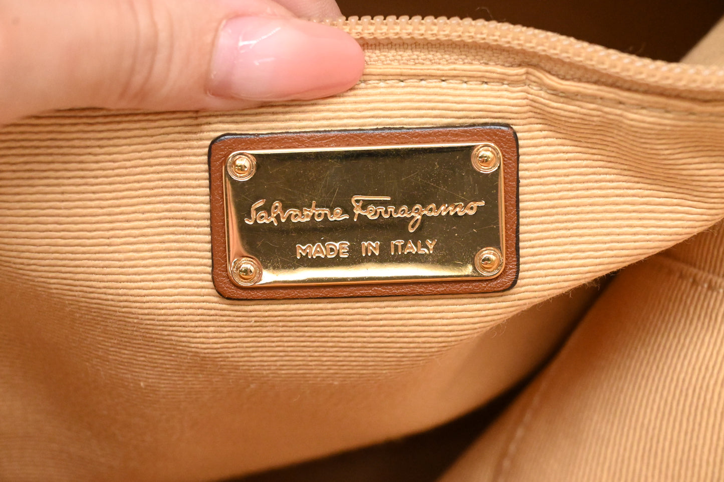 Ferragamo Handbag in Raffia and Brown Leather