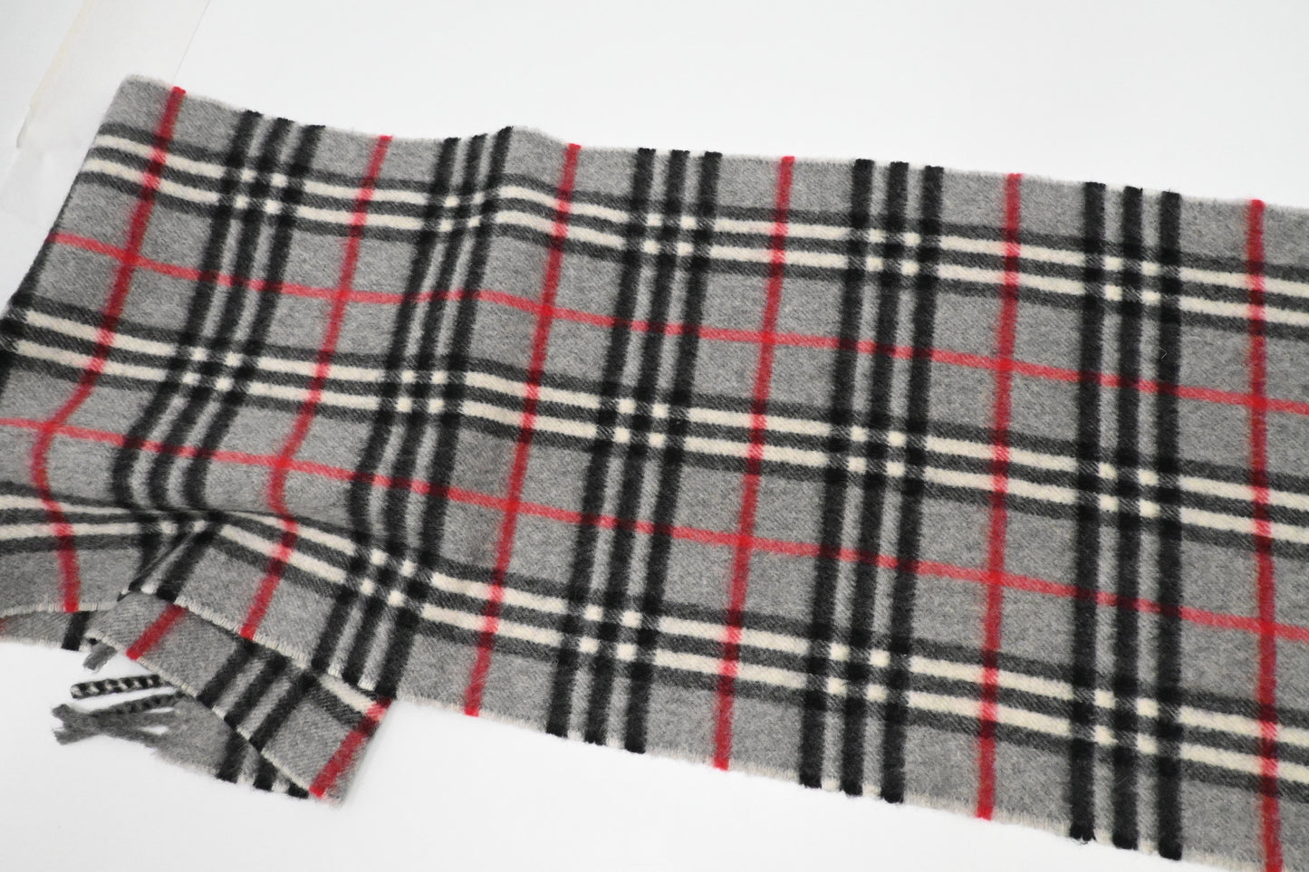Burberry Scarf in Gray Cashmere
