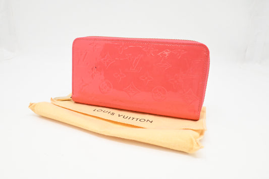 Louis Vuitton Zippy Wallet in Grapefruit Pink Vernis Leather