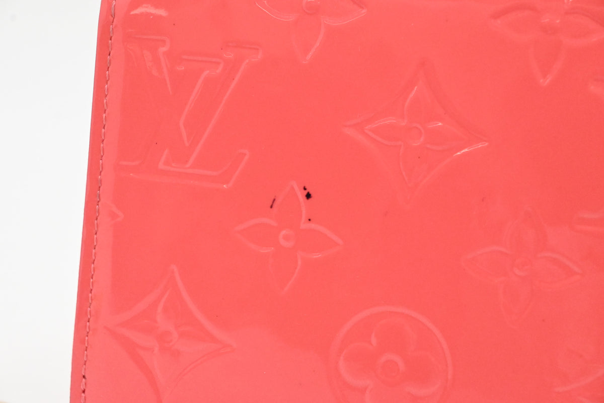 Louis Vuitton Zippy Wallet in Grapefruit Pink Vernis Leather