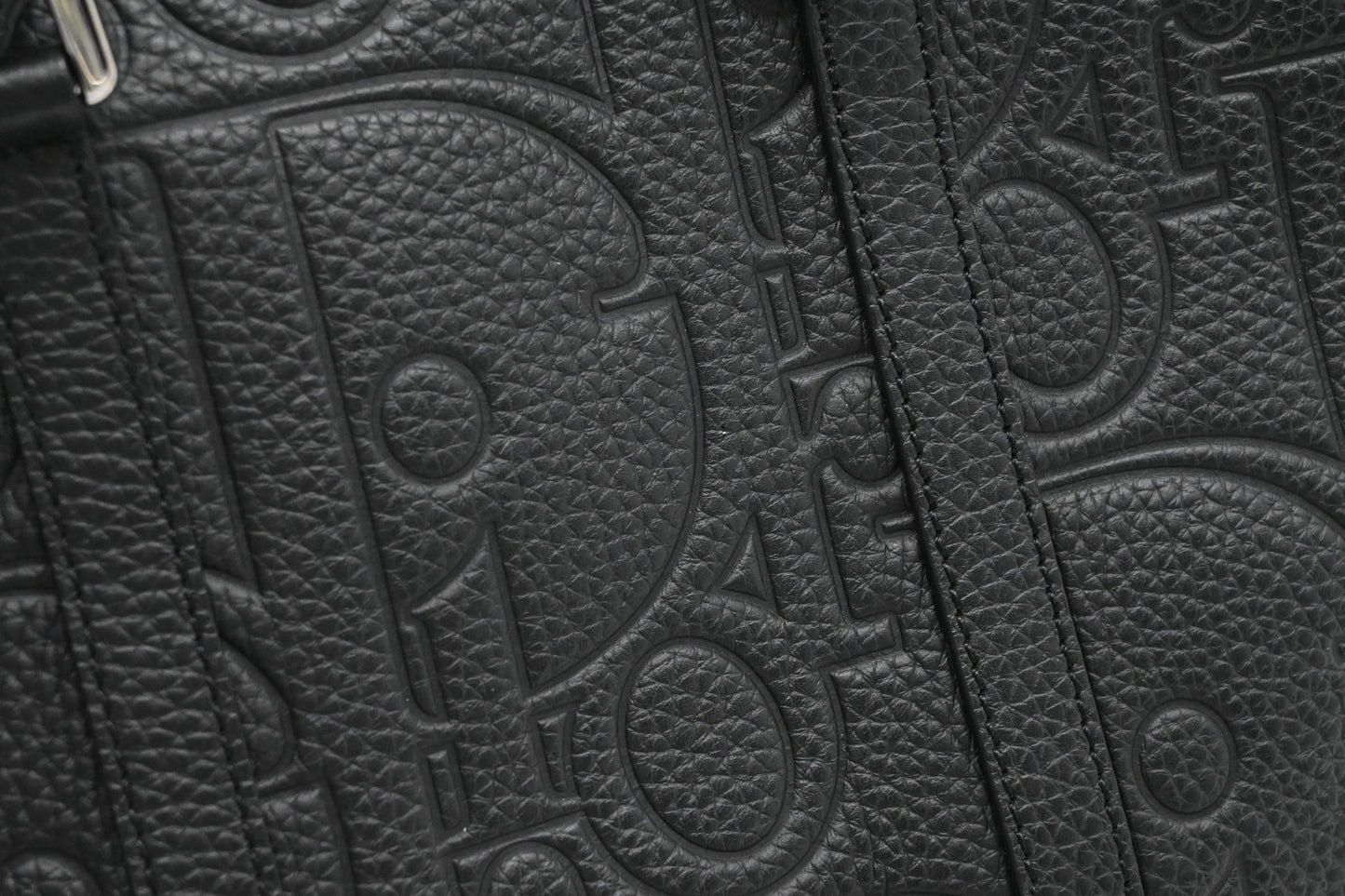 Dior Weekender 25 in Black Gravity Leather