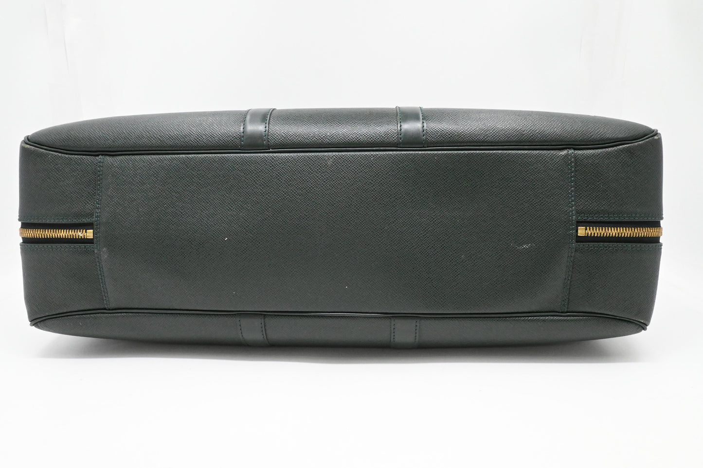 Louis Vuitton Helanga Travel Bag in Green Taiga Leather