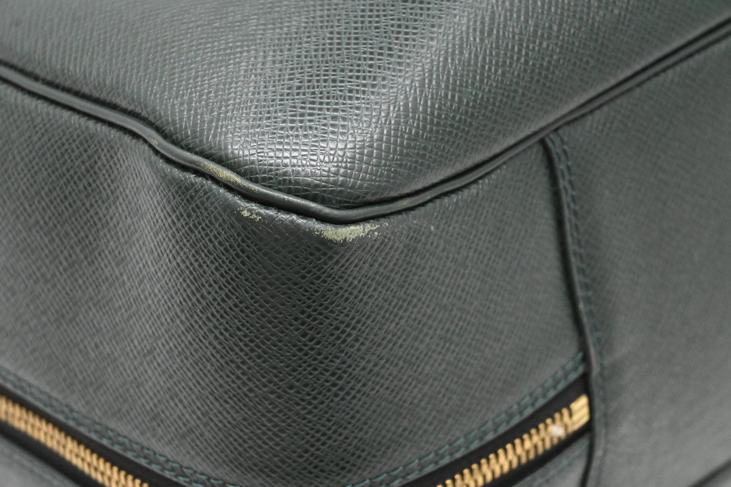 Louis Vuitton Helanga Travel Bag in Green Taiga Leather