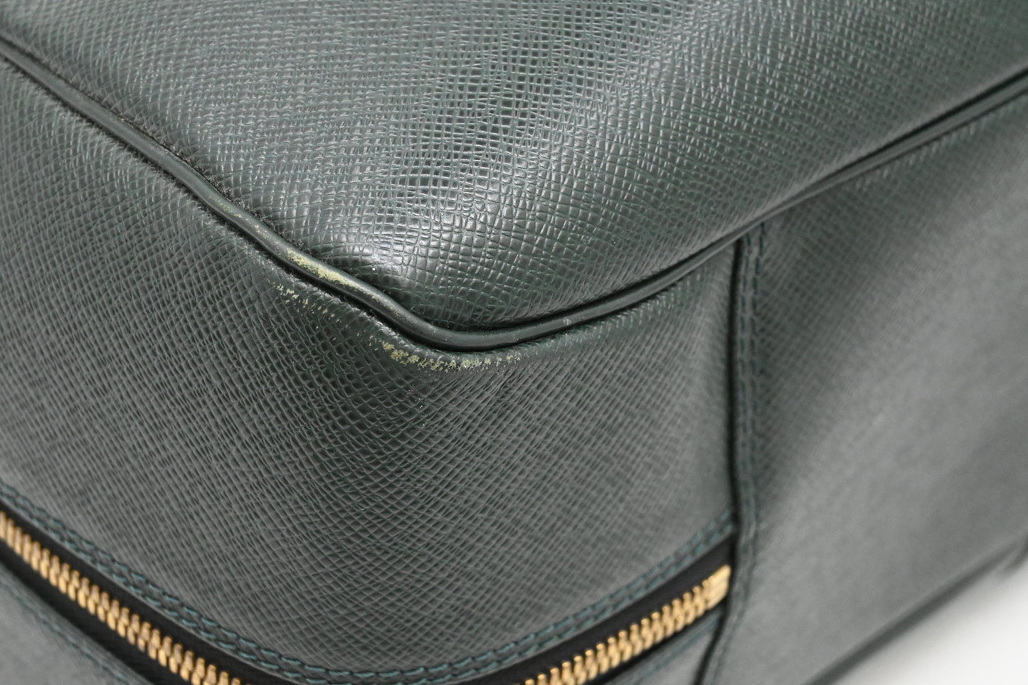 Louis Vuitton Helanga Travel Bag in Green Taiga Leather
