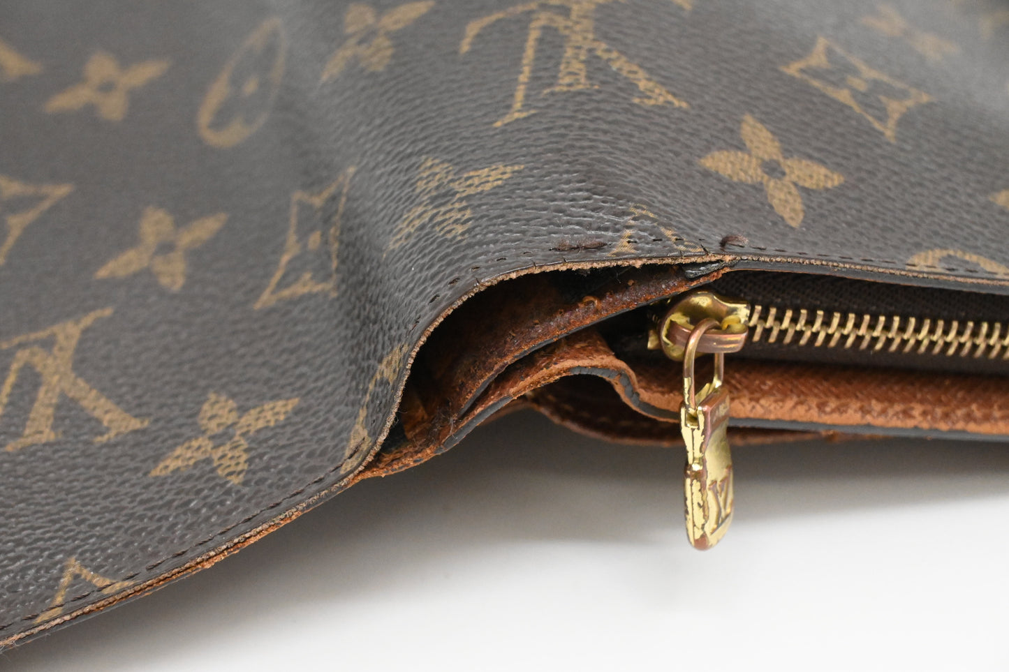 Louis Vuitton Porte Papier Zippe Wallet in Monogram Canvas