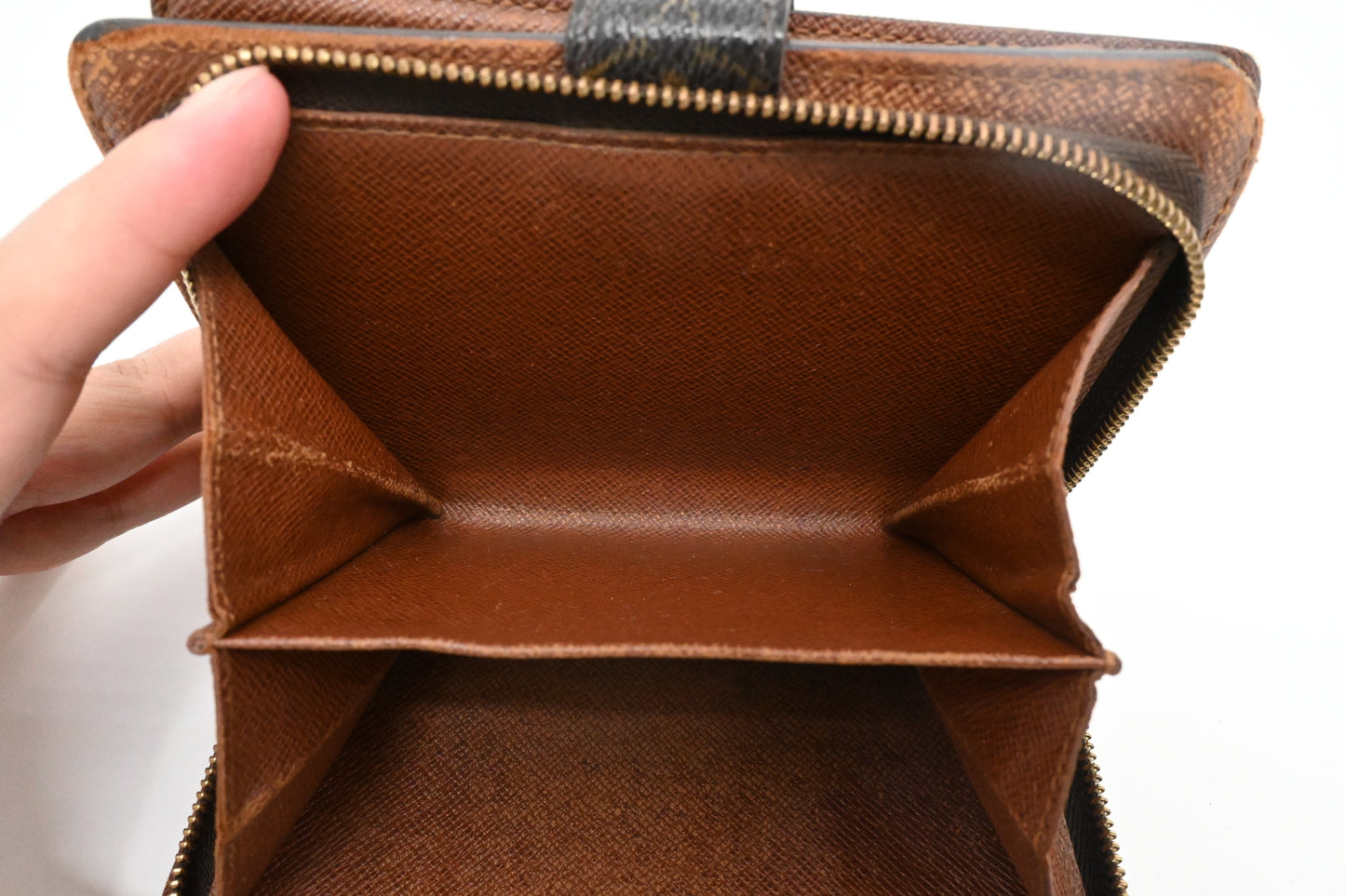 Louis Vuitton Porte Papier Zippe Wallet in Monogram Canvas