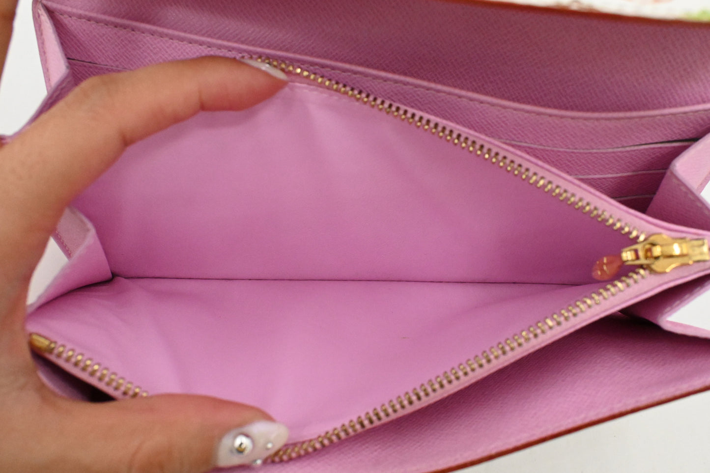 Louis Vuitton Sarah Wallet in White Multicolor Canvas
