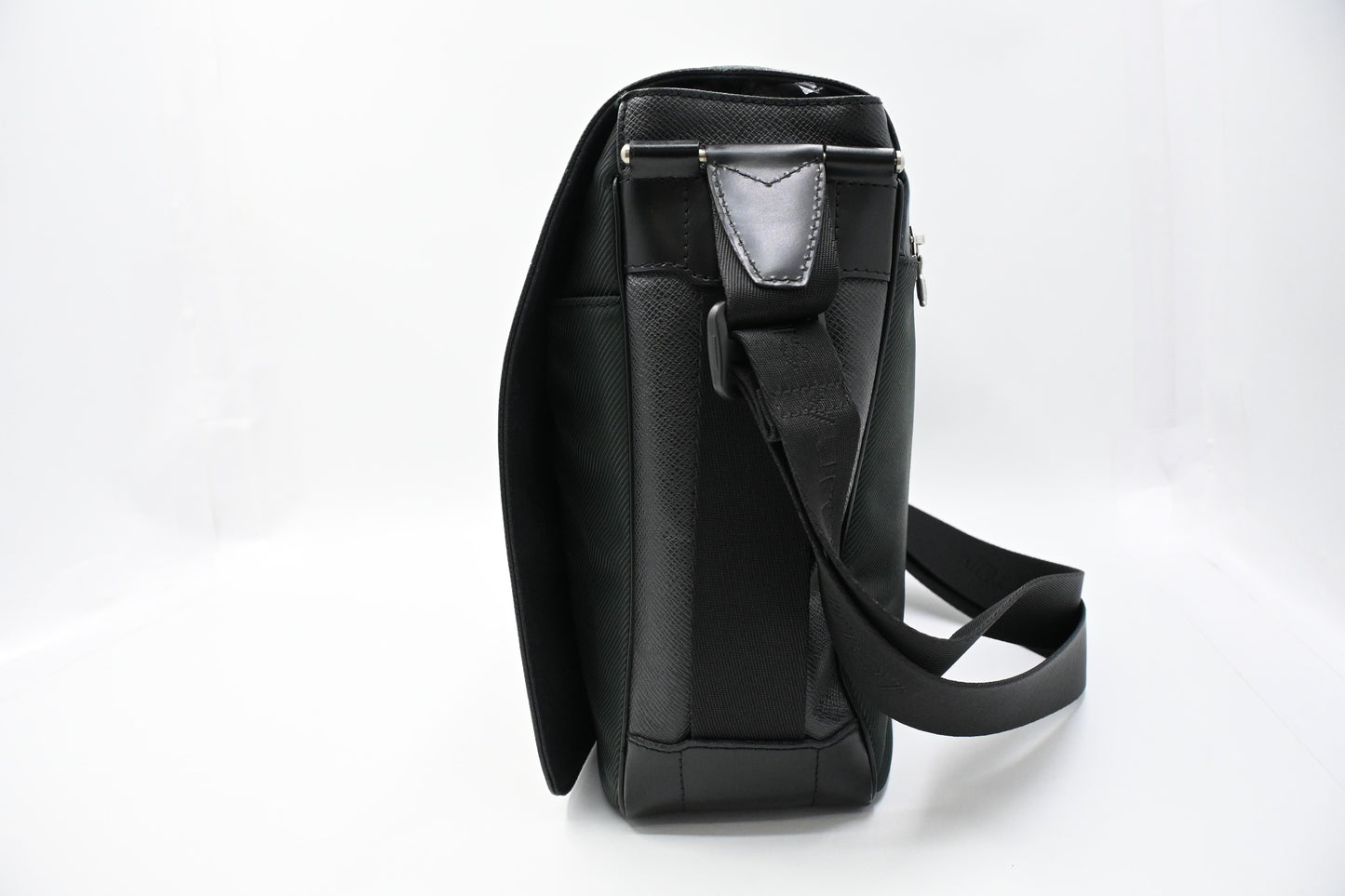 Louis Vuitton Viktor Messenger Bag in Black Taiga Leather & Green Nylon