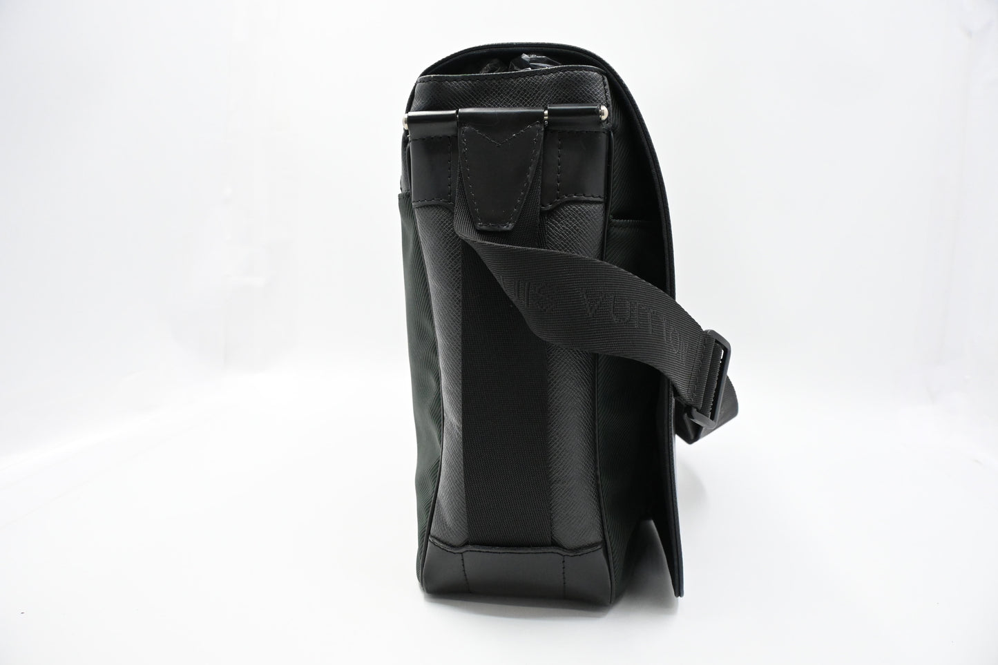 Louis Vuitton Viktor Messenger Bag in Black Taiga Leather & Green Nylon
