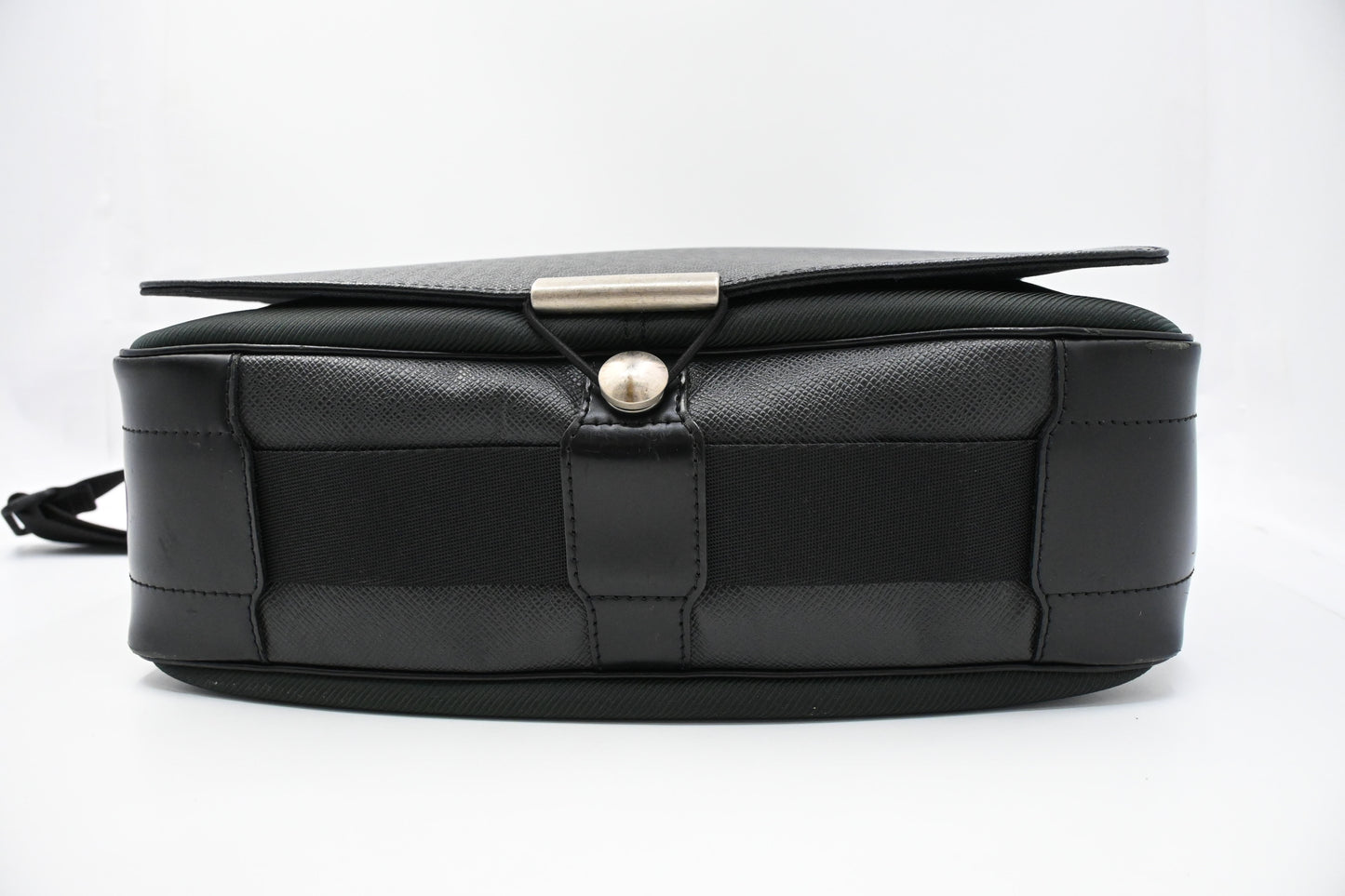 Louis Vuitton Viktor Messenger Bag in Black Taiga Leather & Green Nylon