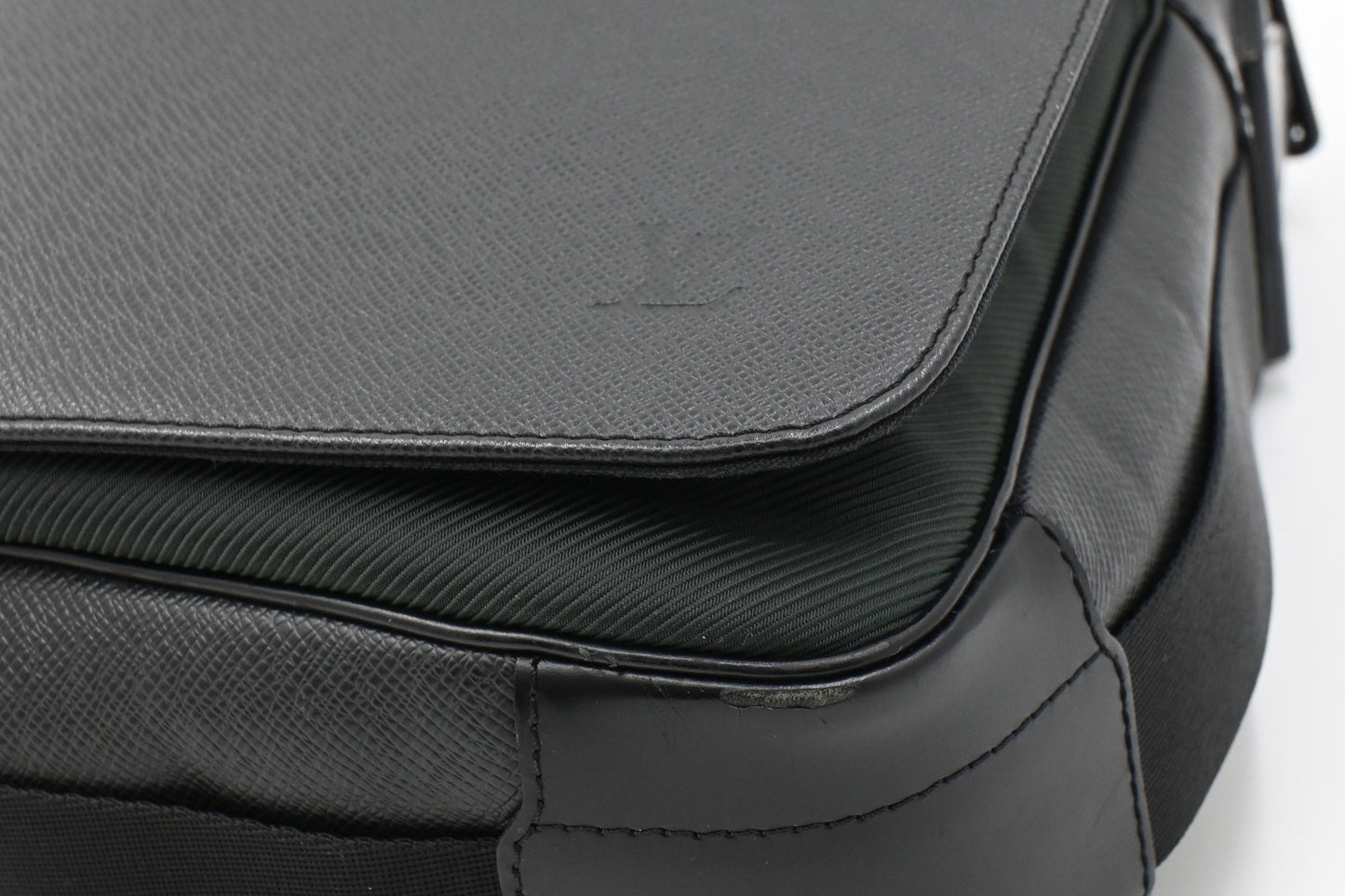 Louis Vuitton Viktor Messenger Bag in Black Taiga Leather & Green Nylon