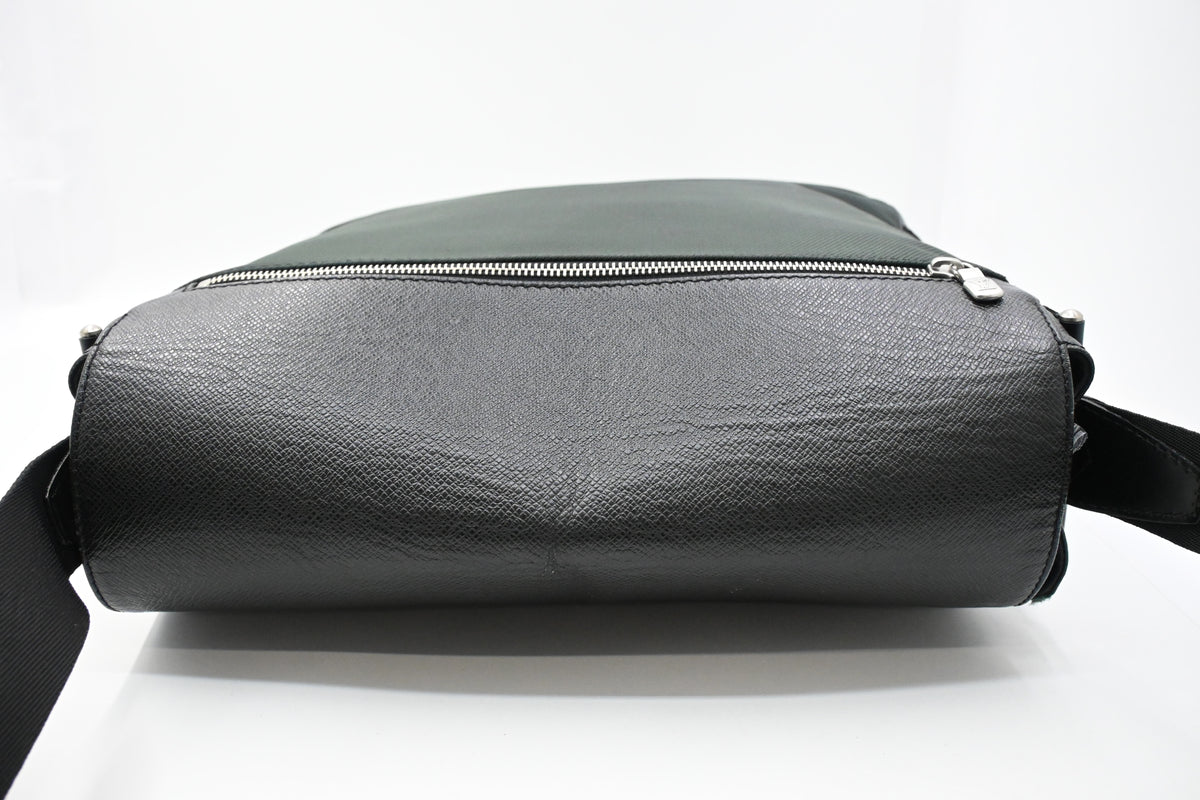 Louis Vuitton Viktor Messenger Bag in Black Taiga Leather & Green Nylon
