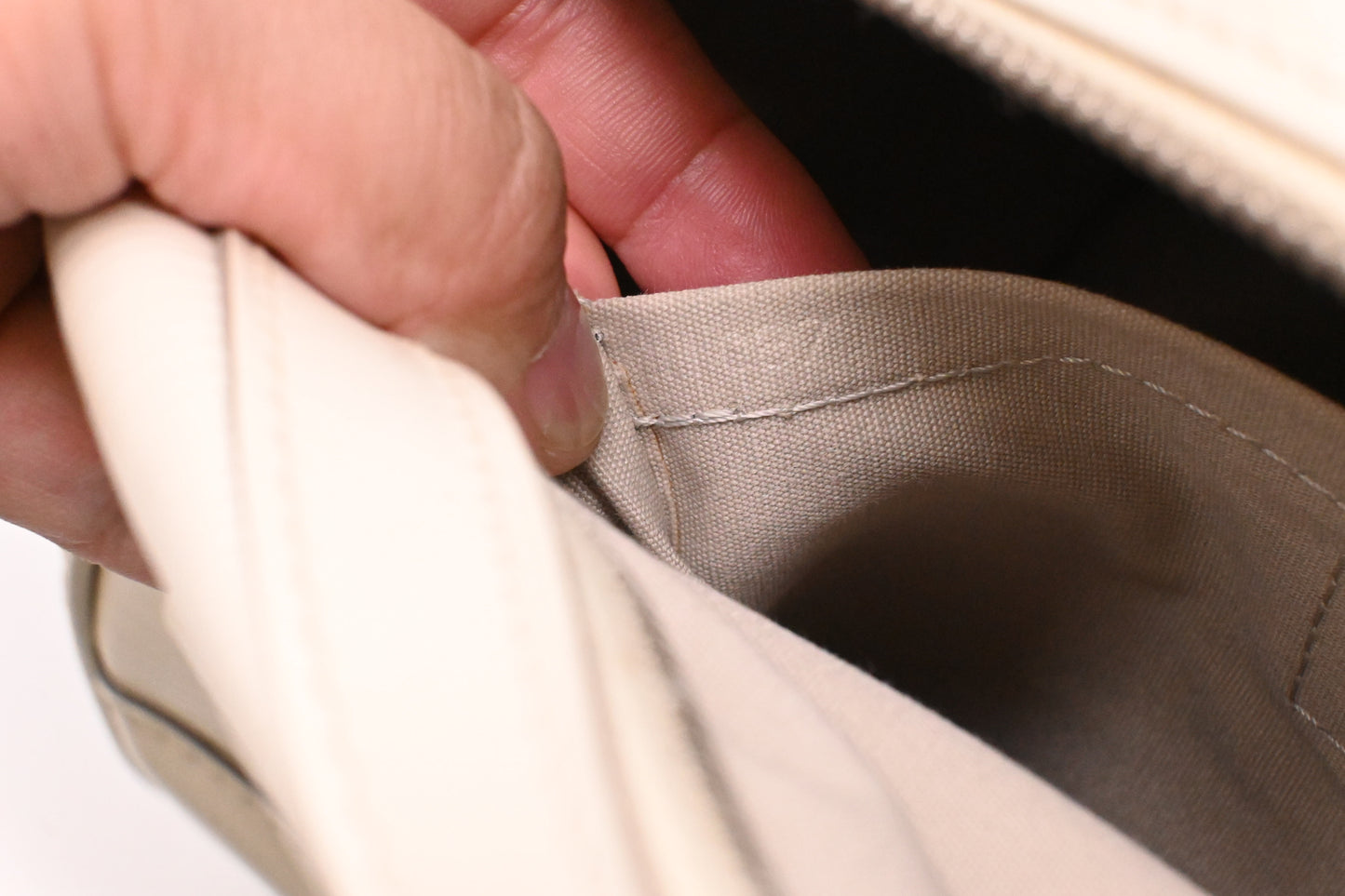 Louis Vuitton Bowling Montaigne PM in White Epi Leather