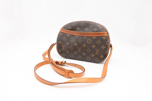 Louis Vuitton Blois in Monogram Canvas