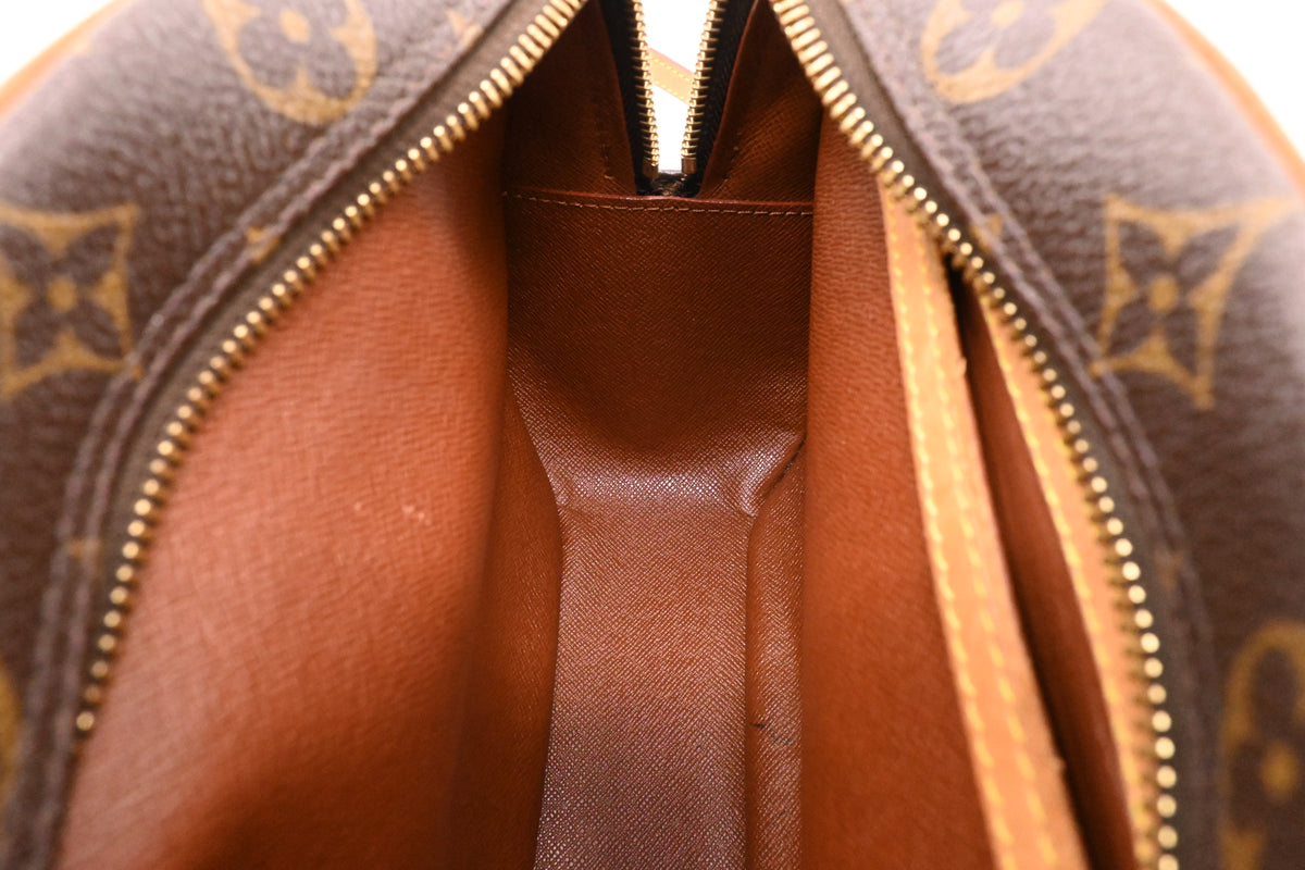 Louis Vuitton Blois in Monogram Canvas