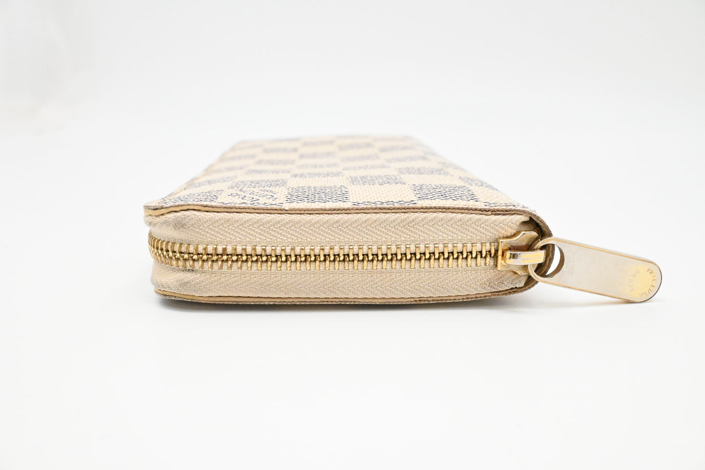 Louis Vuitton Zippy Wallet in Damier Azur Canvas