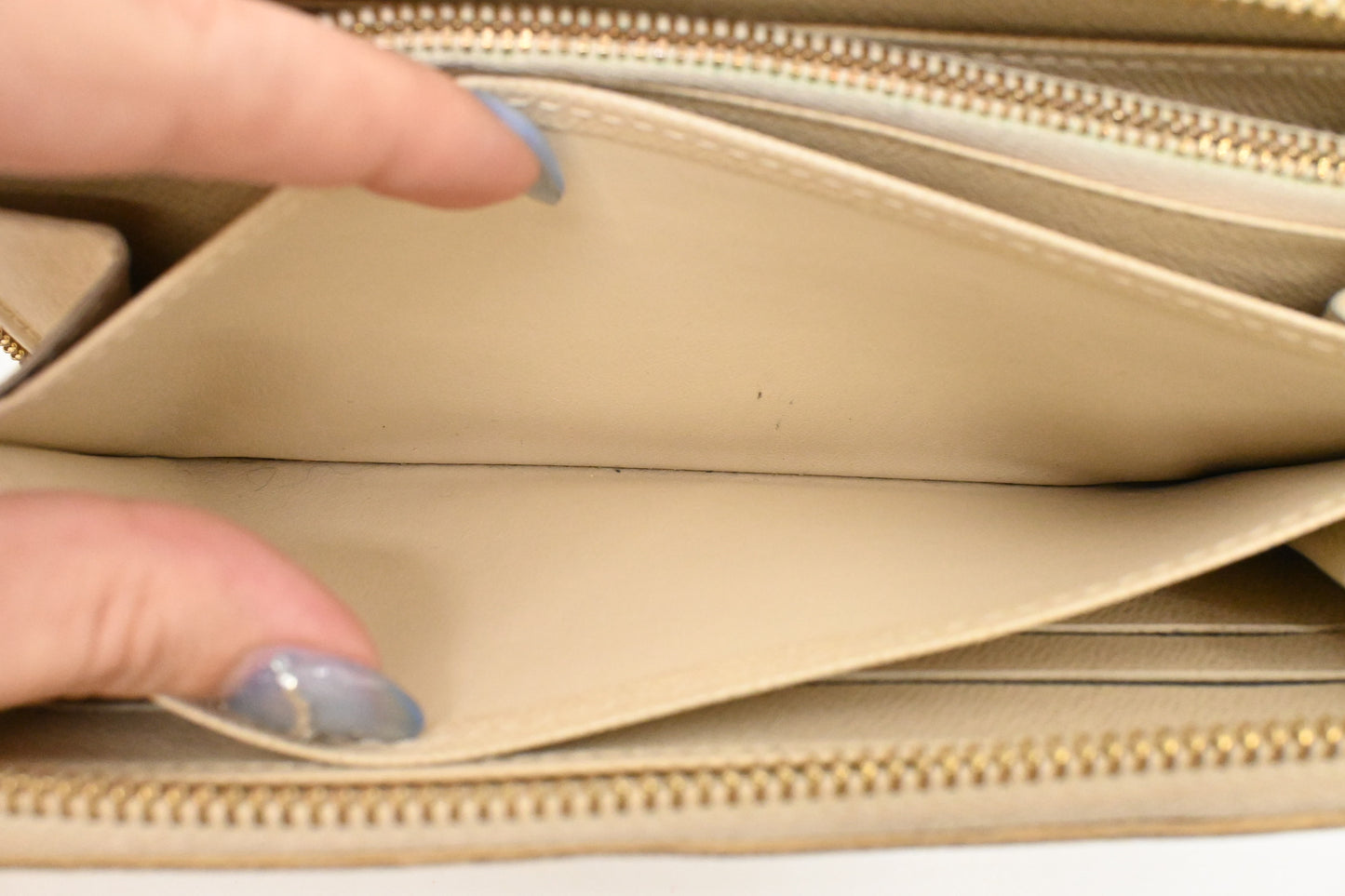 Louis Vuitton Zippy Wallet in Damier Azur Canvas