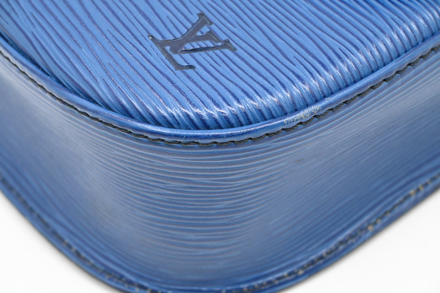 Louis Vuitton Saint Cloud in Blue Epi Leather