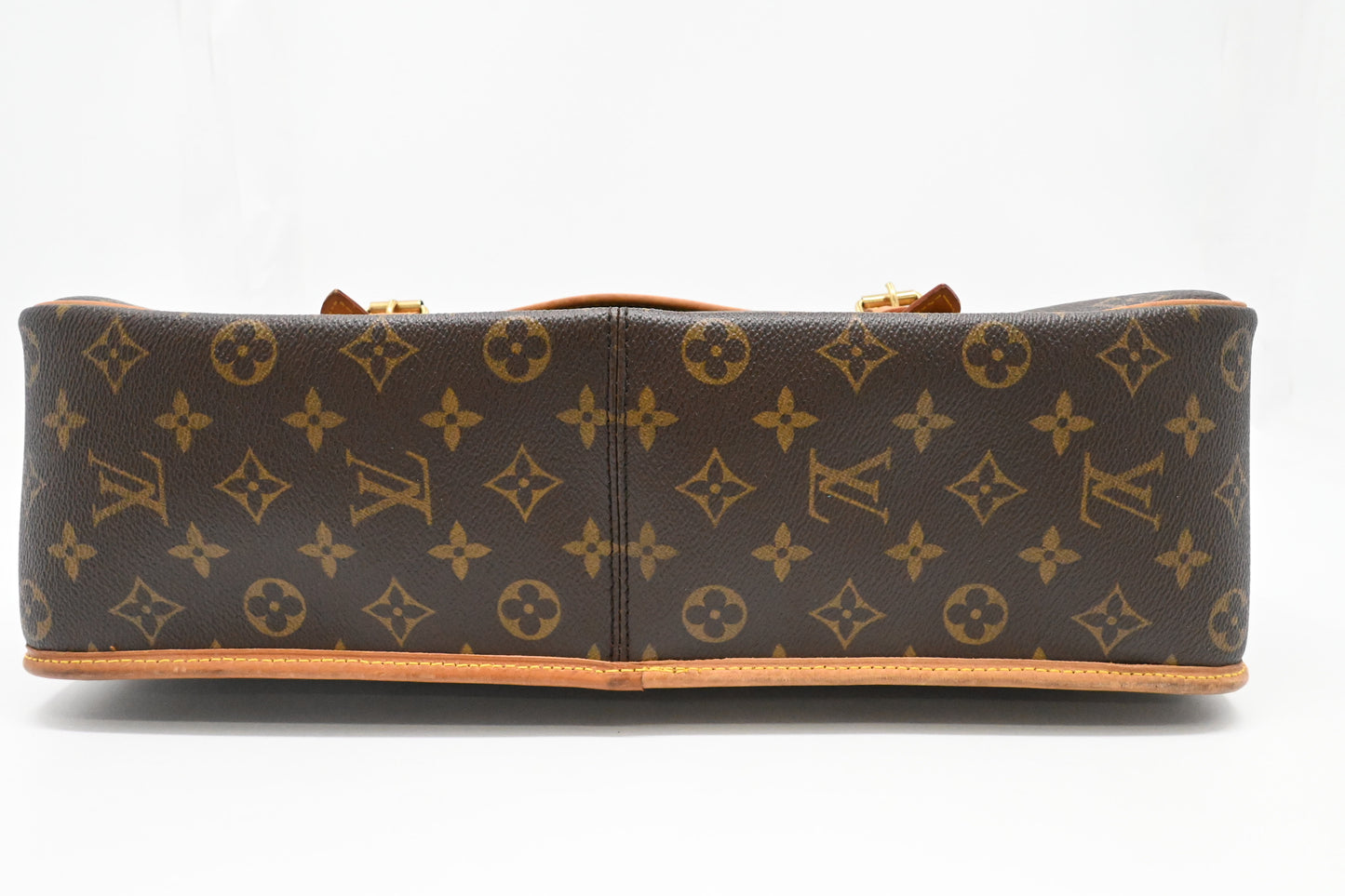 Louis Vuitton Gibeciere in Monogram Canvas