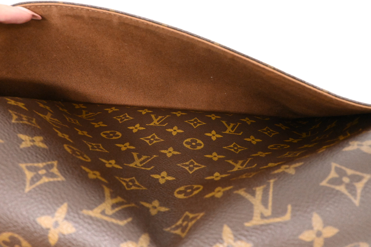 Louis Vuitton Gibeciere in Monogram Canvas